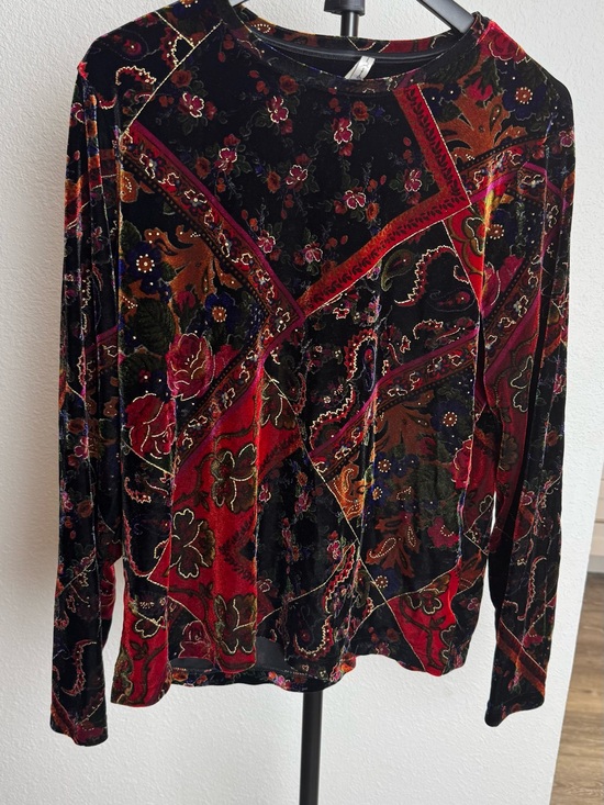 Tag Tops - Vintage y2k multicolored paisley patterned velvet white stag blouse size large